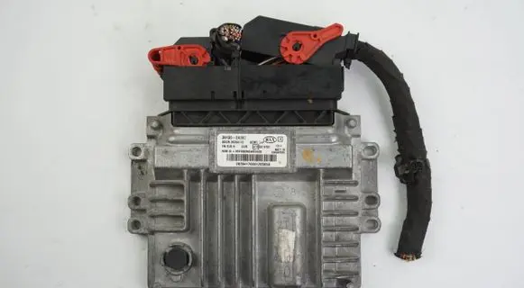 KIA Venga Engine control unit/module 391302A303