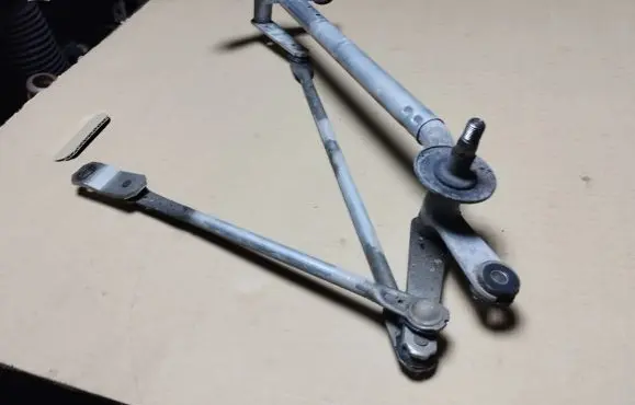 Honda Accord Front wiper linkage 