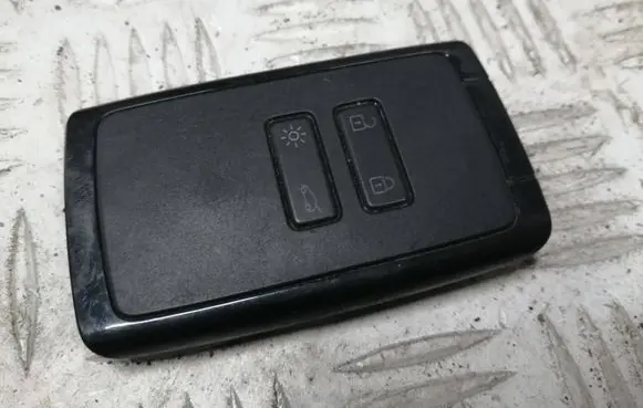 Dacia Sandero III Ignition key/card 