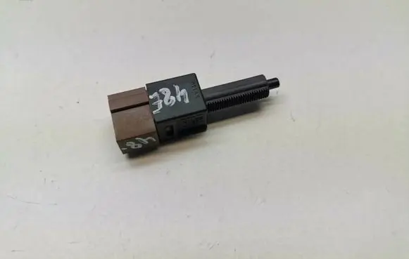 Nissan Qashqai Brake pedal sensor switch 