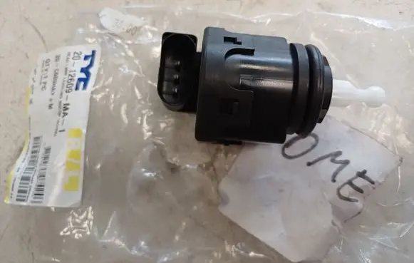 Audi A6 S6 C5 4B Headlight level adjustment motor 2012609MA1 3B0941295B