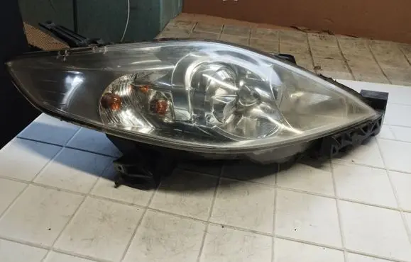 Mazda 5 Headlight/headlamp