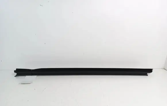 Volvo S90, V90 Front door trim bar 31689032