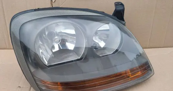 Nissan Almera Tino Headlight/headlamp 96432400