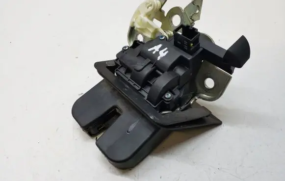Audi A4 S4 B8 8K Tailgate/trunk/boot lock/catch/latch