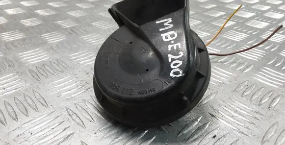 Mercedes-Benz E W210 Horn signal 0045423320