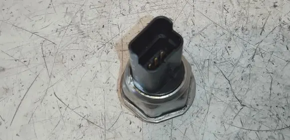 Fuel pressure sensor