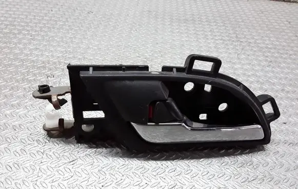 Honda CR-V Rear door interior handle