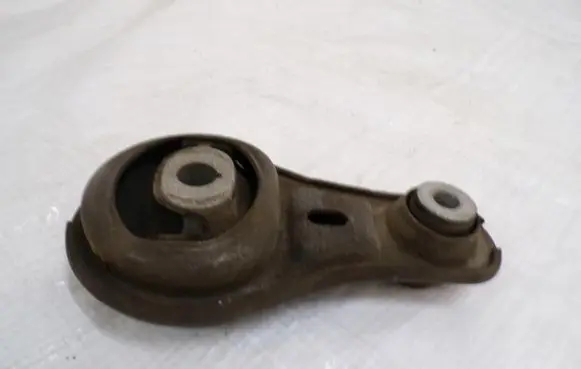 Opel Movano B Engine mount vacuum valve 112388746R