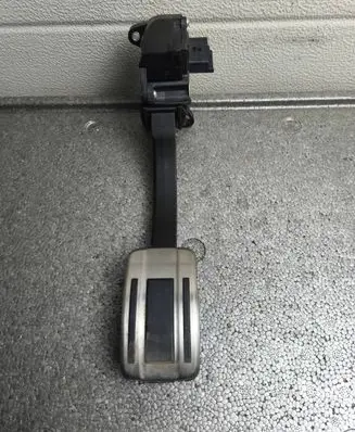 Peugeot 5008 Accelerator throttle pedal 9836042080 028075500G 5042345