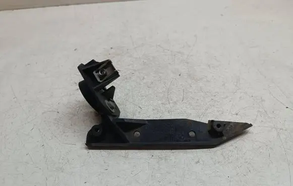 BMW 3 E90 E91 Headlight/headlamp mounting bracket 7058447