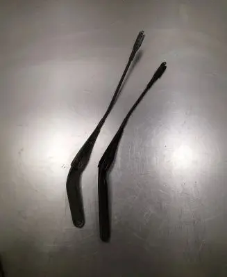 BMW 1 E81 E87 Front wiper blade arm 16997102 16997202
