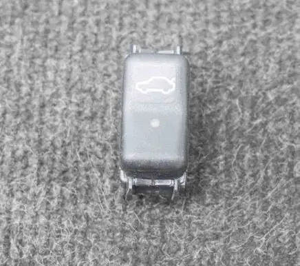 Mercedes-Benz SL R129 Tailgate/boot open switch button A1298212751 501051