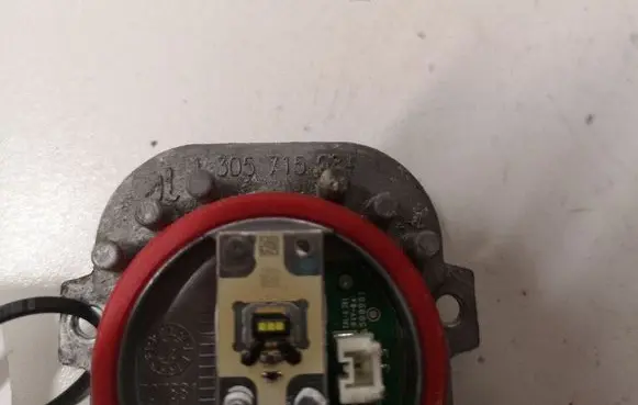 BMW X5 F15 LED ballast control module 1305715084