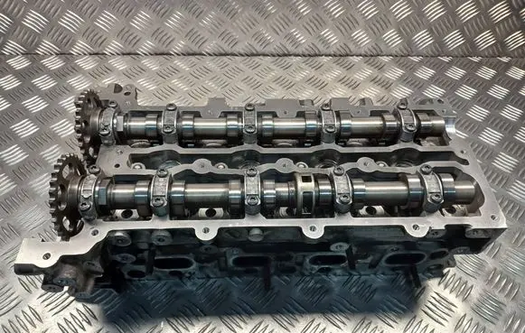 Mercedes-Benz C W204 Engine head A6510101220 A6510500901 A6510501001
