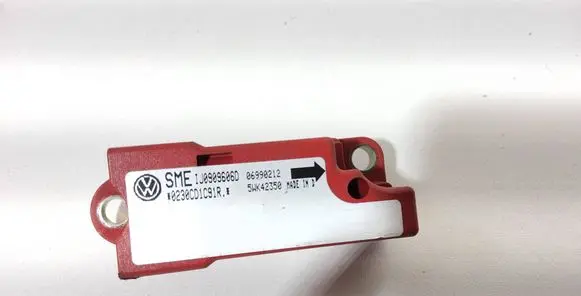 Volkswagen Golf IV Airbag deployment crash/impact sensor 1J0909606D 06990212 0230CD1C91R