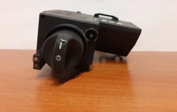 Mercedes-Benz E W210 Light switch 2105451404 5081