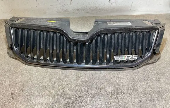Skoda Octavia Mk3 (5E) Front bumper upper radiator grill