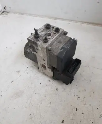 Audi A6 S6 C5 4B ABS Pump 8E0614111C