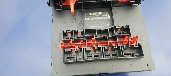 Volkswagen Touran I Comfort/convenience module 1K0937049M
