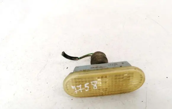 Volkswagen PASSAT B5 Front fender indicator light 1J594911