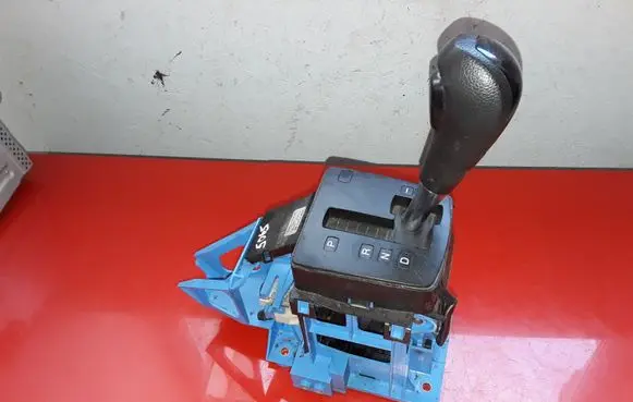 Ford Focus Gear shifter/selector 7M5P7C453AC T2GCA