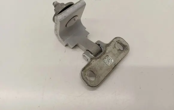 Volkswagen PASSAT B8 Tailgate/trunk/boot hinge 8V3827299A