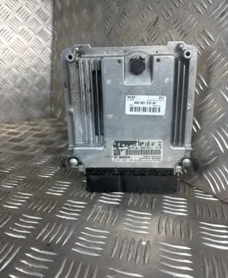 Audi A5 8T 8F Engine control unit/module 8K2907115AF 8K2907115L 0261S06180