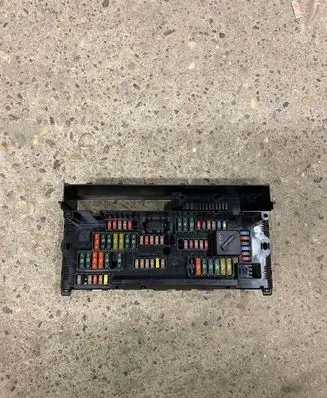 BMW 5 F10 F11 Fuse module 9234421 217033442 23111001