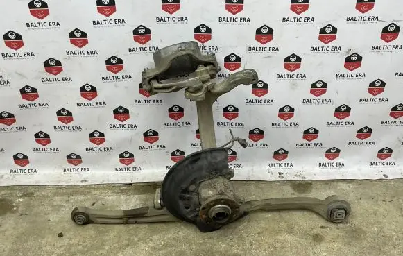 Audi A8 S8 D3 4E Front wheel hub spindle knuckle