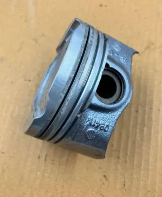 BMW 3 E92 E93 Piston 83967 764016801