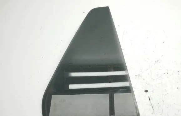 Rear vent window glass