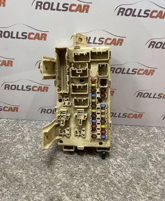 Toyota Avensis T250 Fuse module 82641CA020F