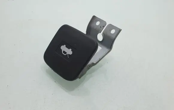 Chevrolet Captiva Engine bonnet (hood) release handle