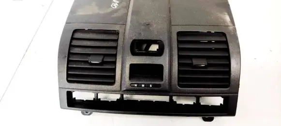 SsangYong Rexton Dash center air vent grill