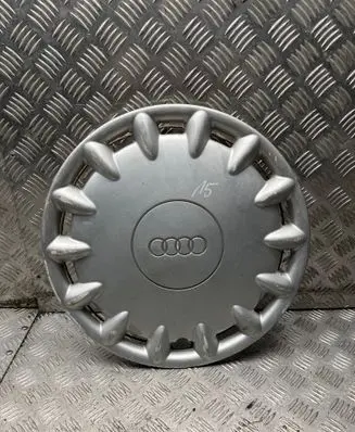 Audi A4 S4 B5 8D R15 wheel hub/cap/trim 8D0601147