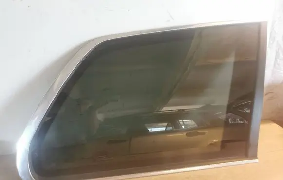 Volvo XC90 Rear side window 43R001604 E000199 DOT682M5540AS3