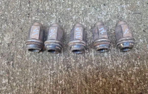 Ford Explorer V Nuts/bolts 