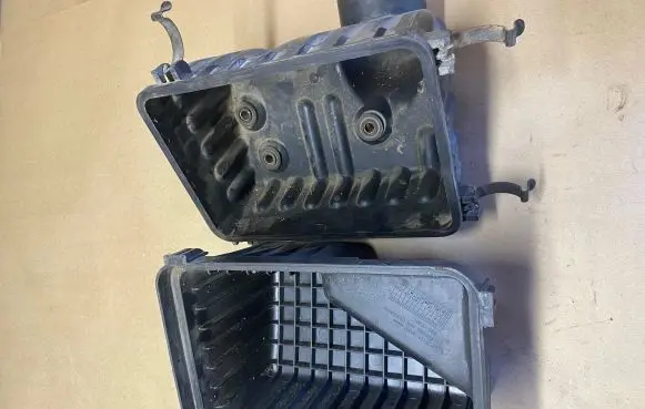 Hyundai Santa Fe Air filter box cover 2811126000