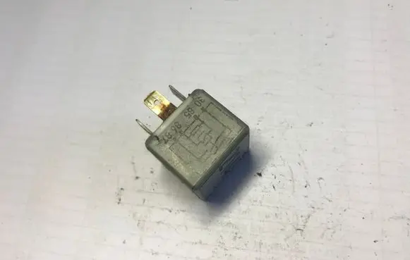 Audi A4 S4 B5 8D Other relay 443951253K