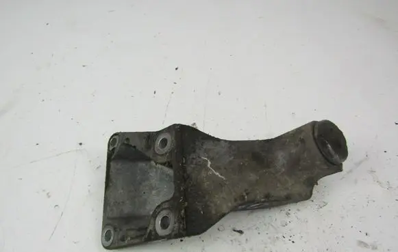 BMW X3 E83 Engine mounting bracket 6759487