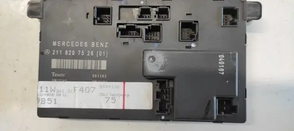 Mercedes-Benz E W211 Door control unit/module 2118207526
