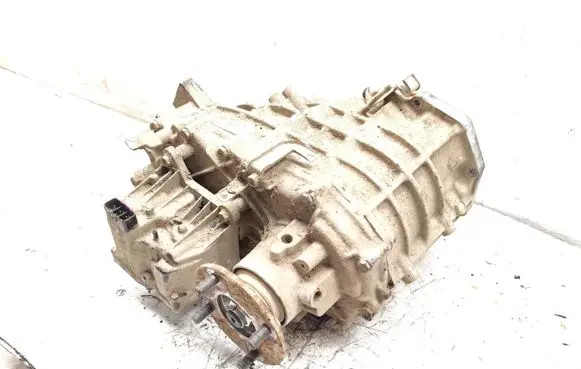 Mitsubishi L200 Gearbox transfer box case 