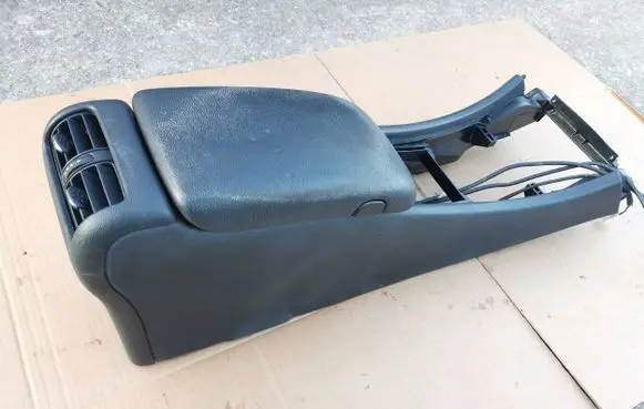 Mercedes-Benz C W203 Center console 