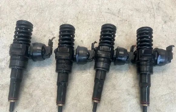 Renault Clio IV Fuel injectors set 0414720215 038130073AG