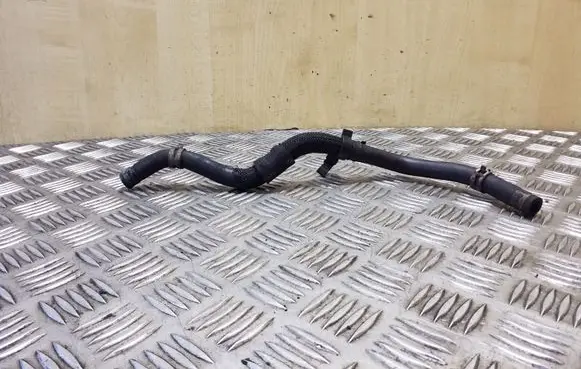 Toyota Avensis T270 Engine coolant pipe/hose
