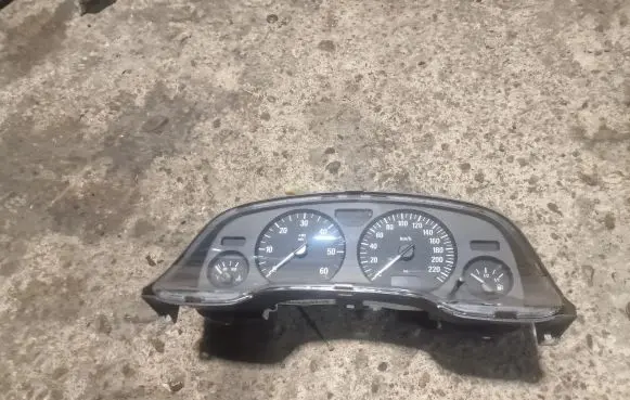 Opel Zafira A Speedometer (instrument cluster) 24461479