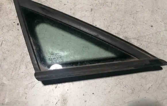 Seat Altea Front triangle window/glass 5P0845412