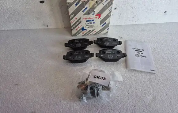 Alfa Romeo 147 Brake pads (rear) 77362675