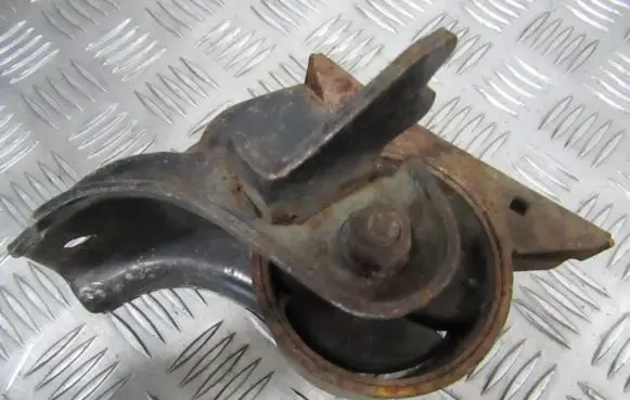 Mitsubishi Colt Engine mount bracket MB891563
